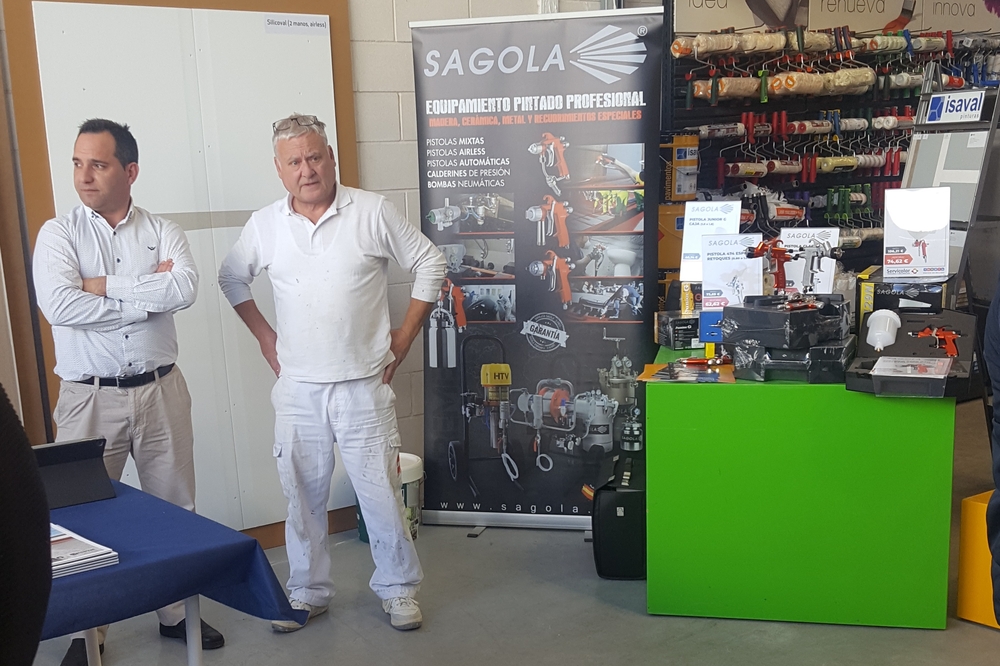 Sagola y Servicolor con los profesionales