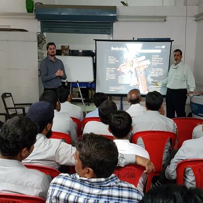 Sagola con Dent Masters (India)