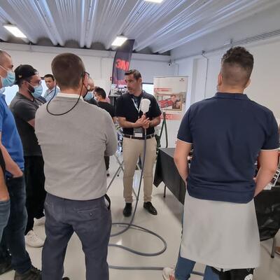 Potenciando al máximo el contacto con los profesionales